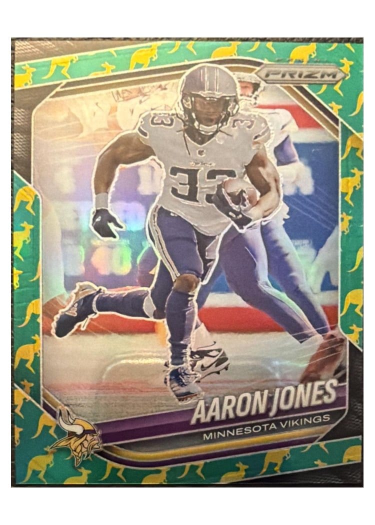 2025 Panini Prizm Base Set Aaron Jones #7 card