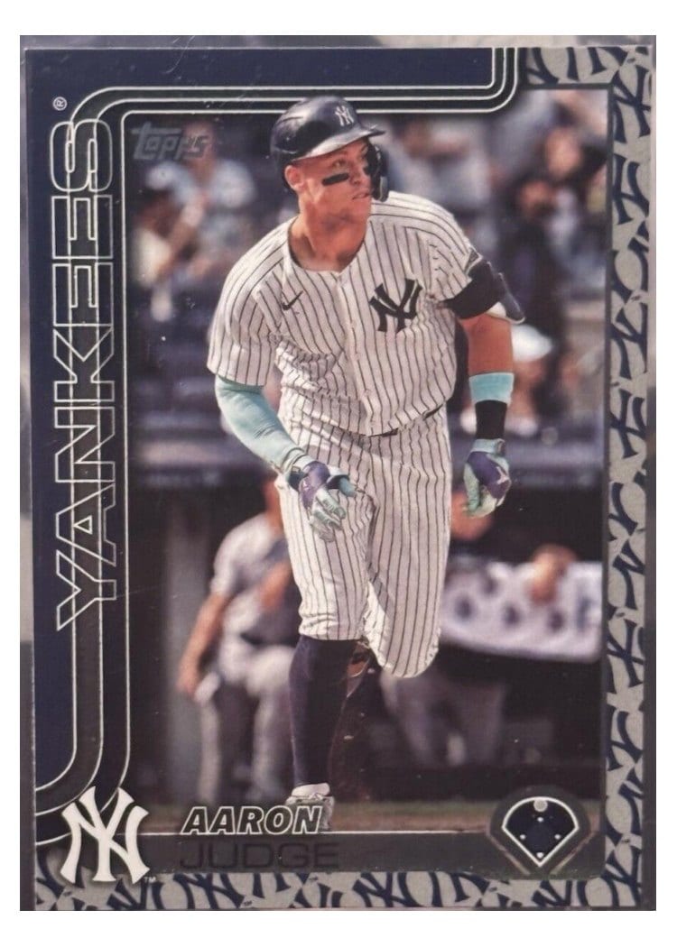 2025 Topps Aaron Judge #300 card