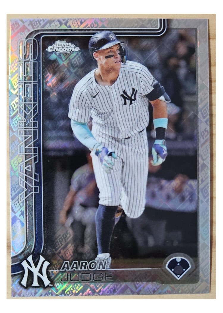 2025 Topps Chrome Aaron Judge #99 card