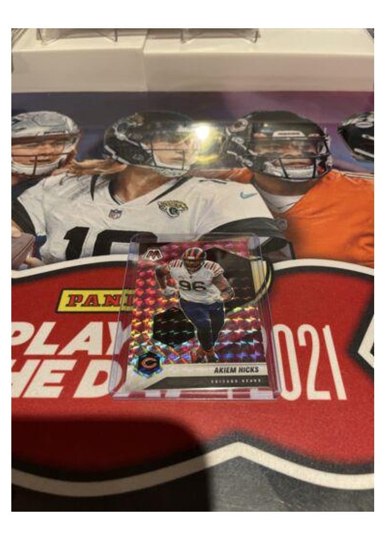 2021 Panini Mosaic Base Set Akiem Hicks Camo Pink Mosaic #45 card