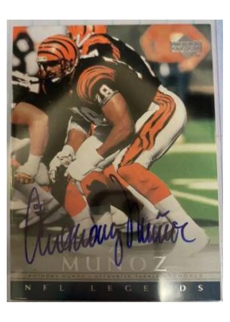 2000 Upper Deck Legends Autographs Anthony Munoz card