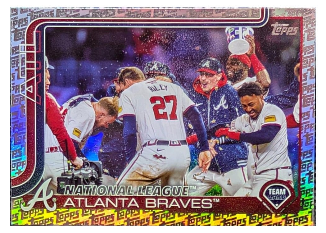 2025 Topps Base Set Atlanta Braves Topps Foil Pattern #110 card