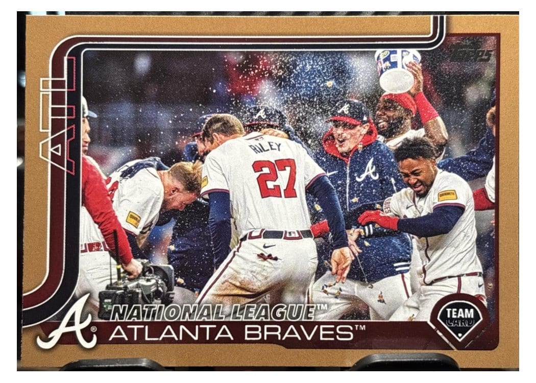 2025 Topps Base Set Atlanta Braves Gold #110 card