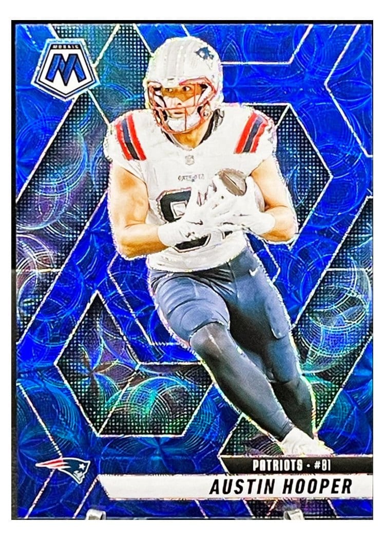 2025 Panini Mosaic Base Set Austin Hooper #204 card