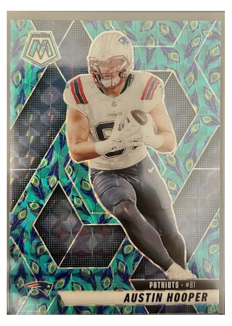 2025 Panini Mosaic Base Set Austin Hooper #204 card