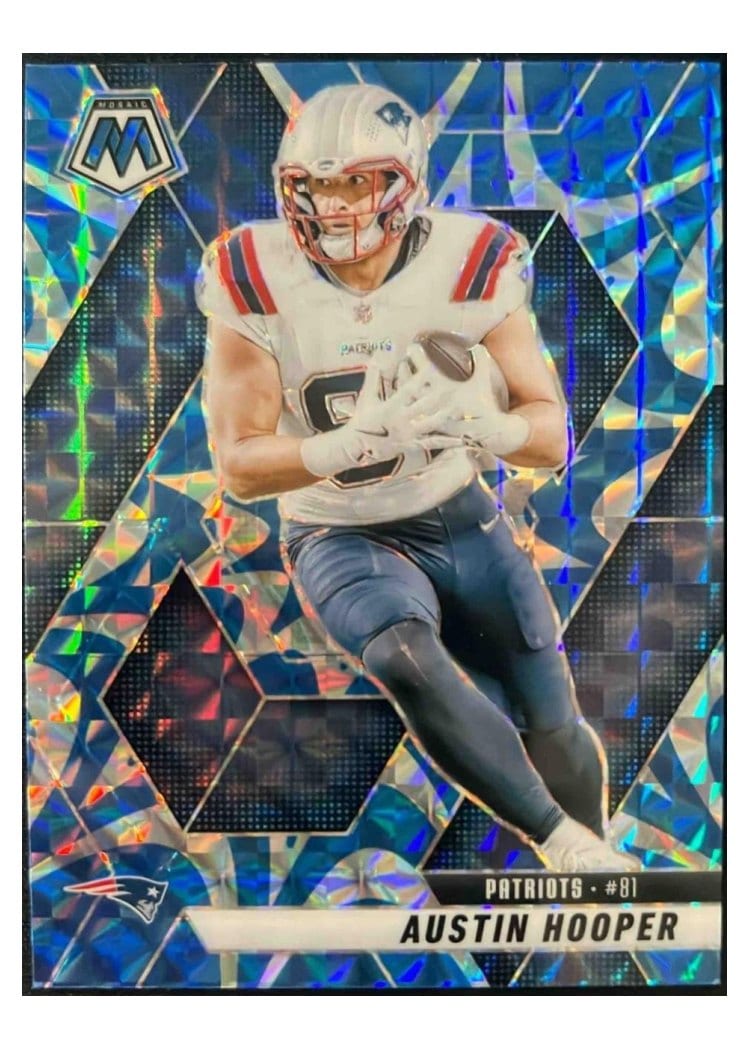 2025 Panini Mosaic Base Set Austin Hooper #204 card