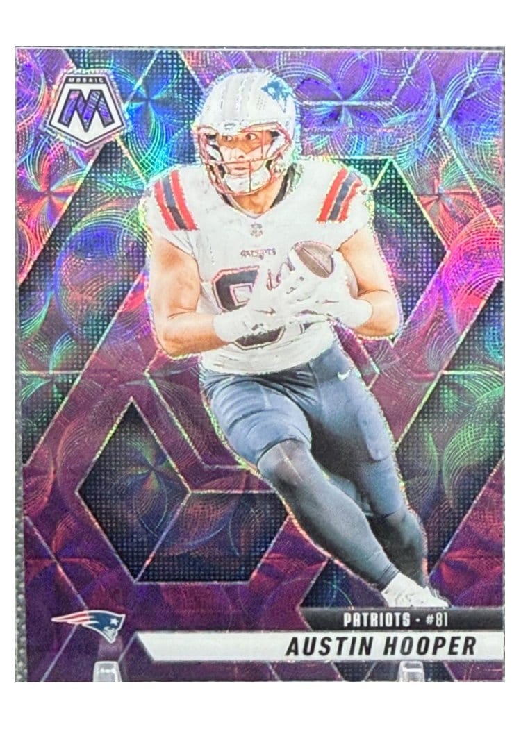 2025 Panini Mosaic Base Set Austin Hooper #204 card