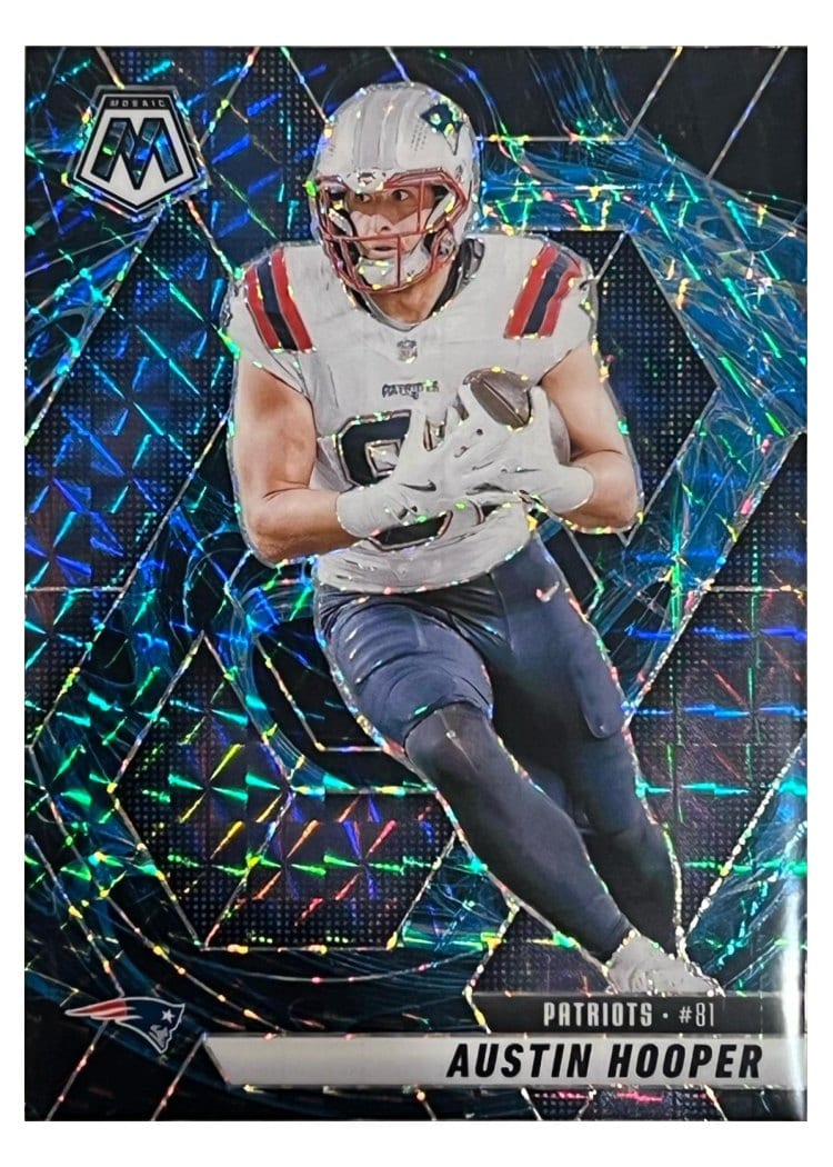 2025 Panini Mosaic Base Set Austin Hooper Blue Sparkle #204 card