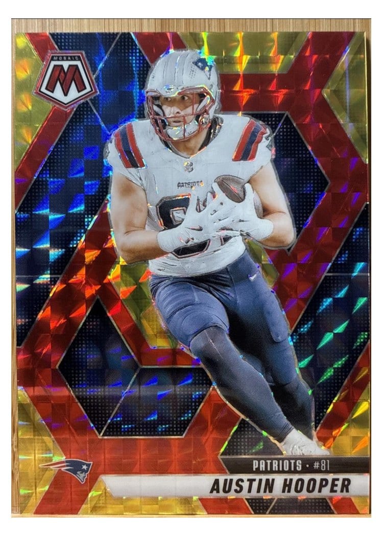 2025 Panini Mosaic Base Set Austin Hooper #204 card