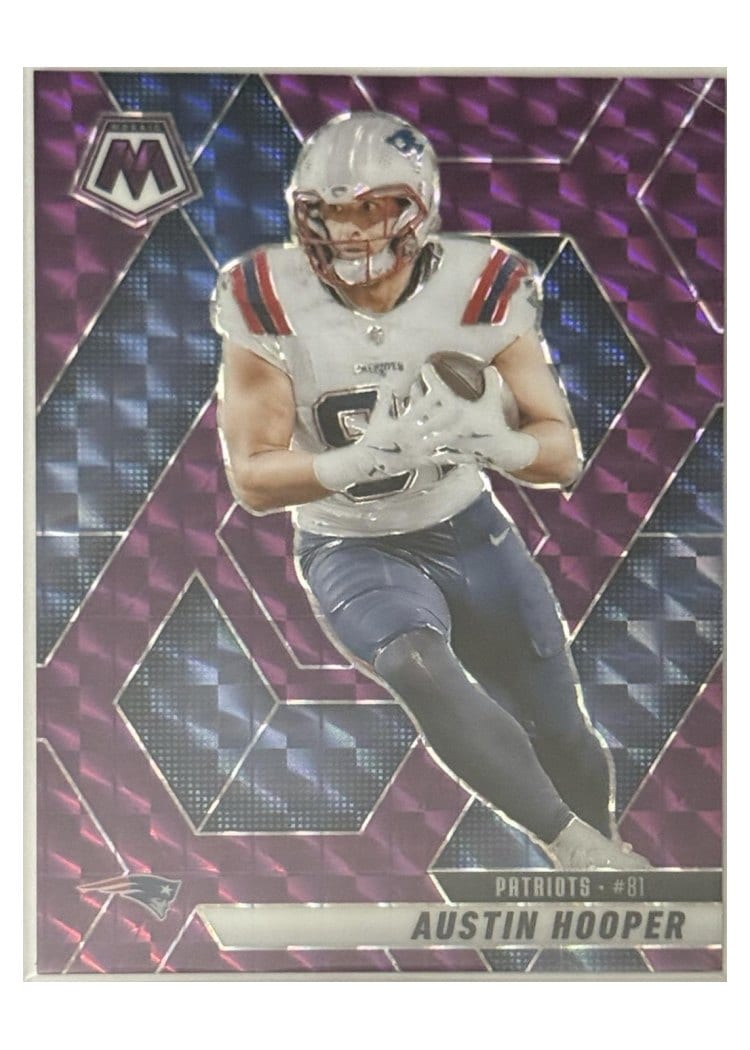 2025 Panini Mosaic Base Set Austin Hooper #204 card