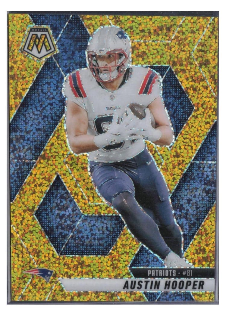 2025 Panini Mosaic Base Set Austin Hooper #204 card