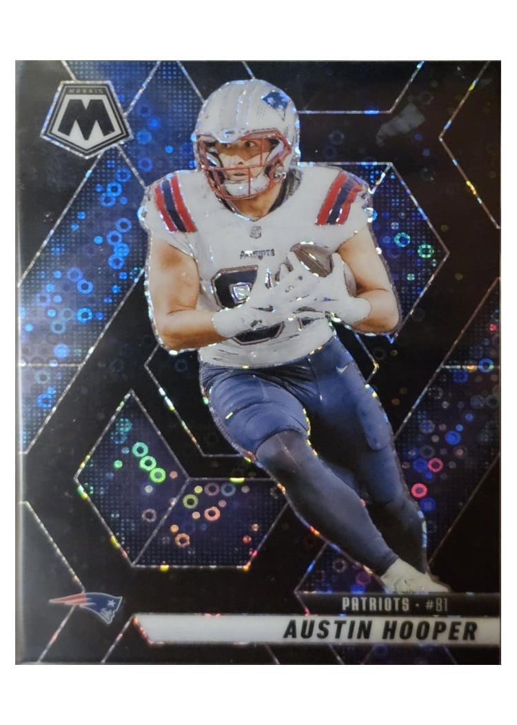 2025 Panini Mosaic Base Set Austin Hooper #204 card