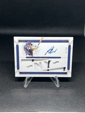 2025 Panini National Treasures Die-Cut Material Autographs Austin Wells #8 card
