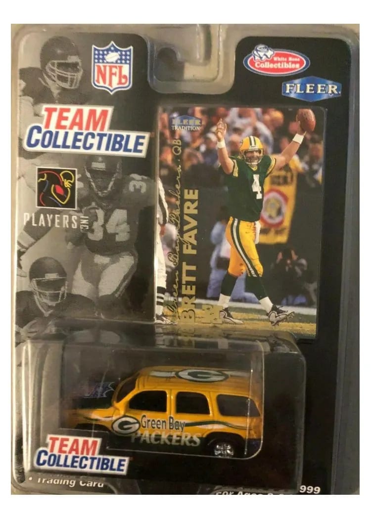 1999 Fleer Brett Favre #5 card