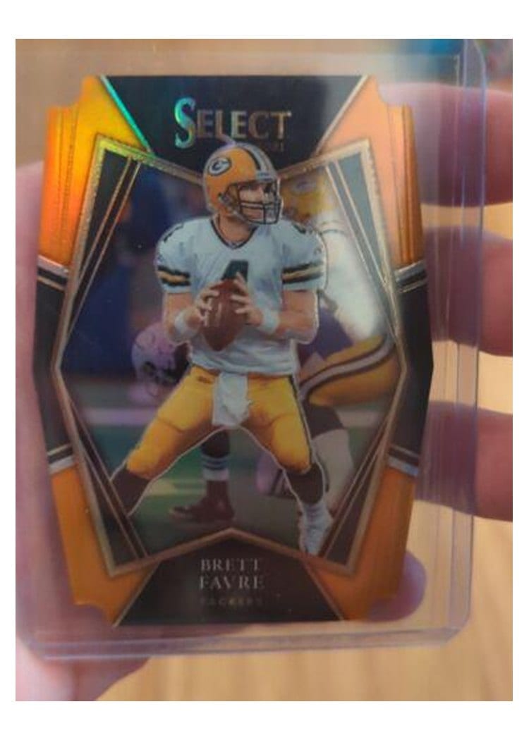 2021 Panini Select Base Set Brett Favre Orange Die Cut #135 card