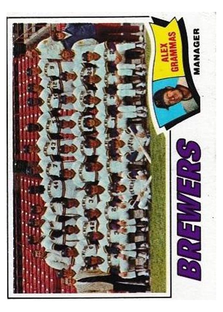 1977 Topps Brewers Team #51 card