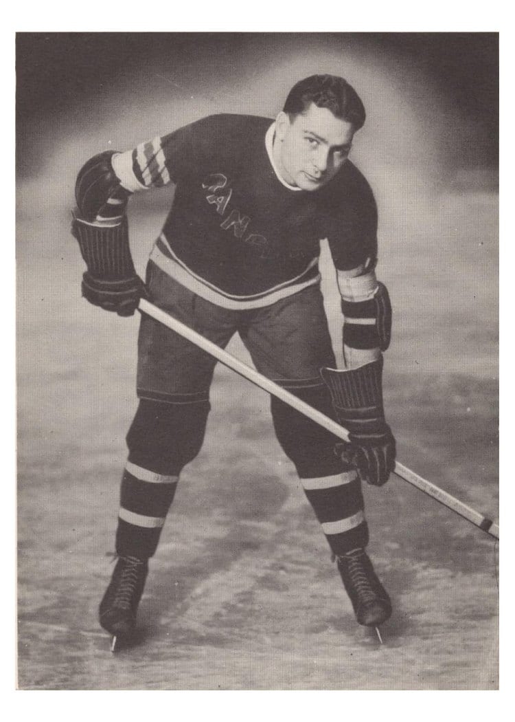 1939 O-Pee-Chee V301-1 Bryan Hextall #86 card