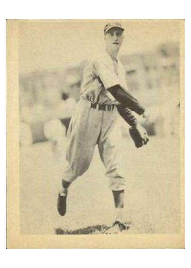 1939 Play Ball Bucky Walters #22 card