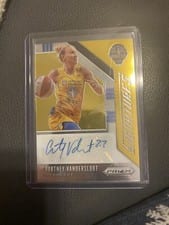 2020 Panini Prizm WNBA Signatures Courtney Vandersloot #SG-CVS card