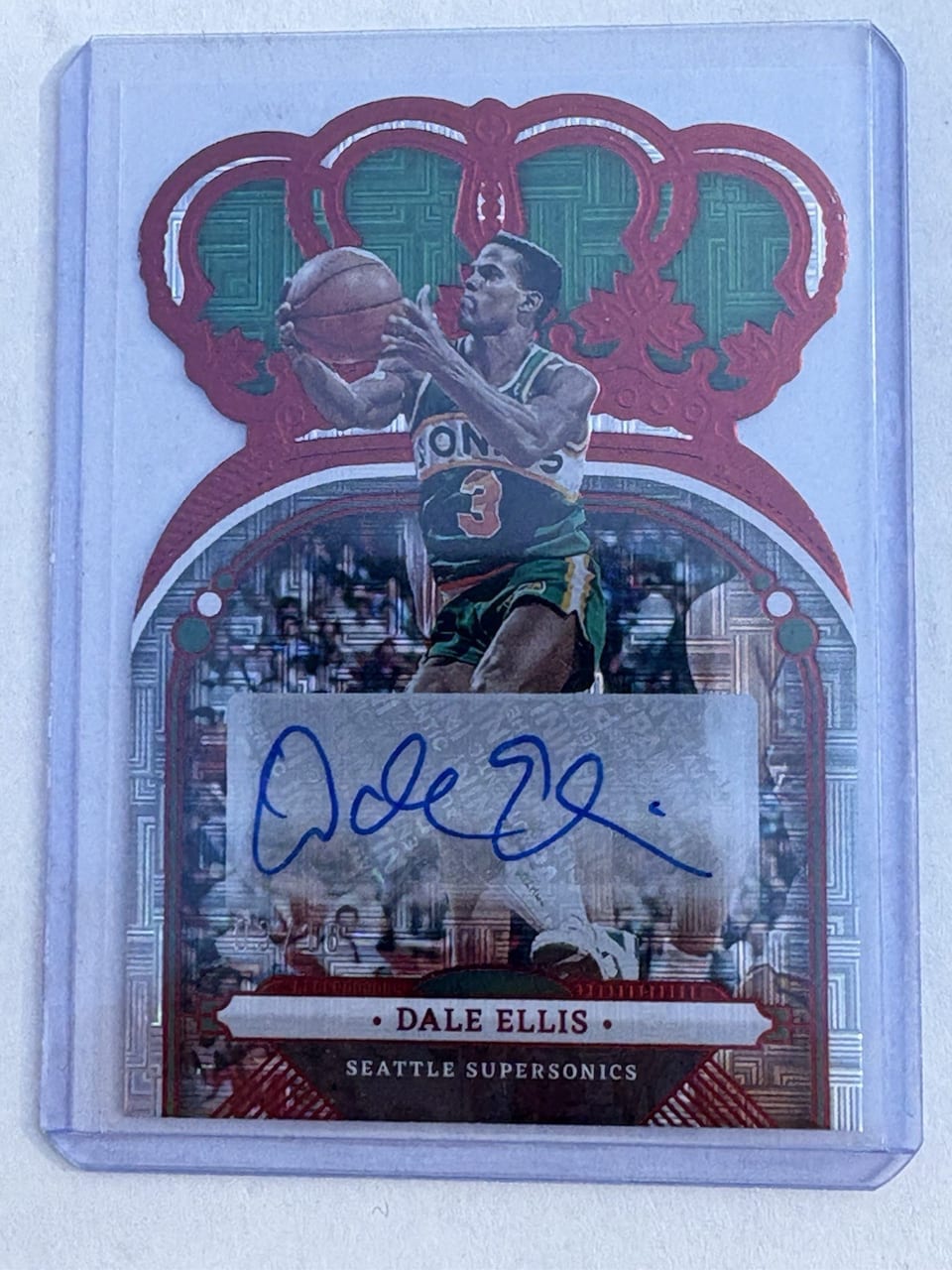 2022-23 Panini Crown Royale Crown Autographs Dale Ellis #CA-DEL card