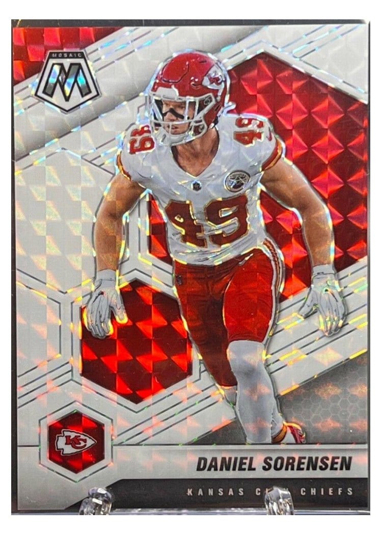 2021 Panini Mosaic Base Set Daniel Sorensen #7 card