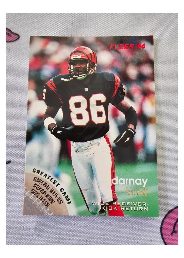 1996 Fleer Darnay Scott #30 card