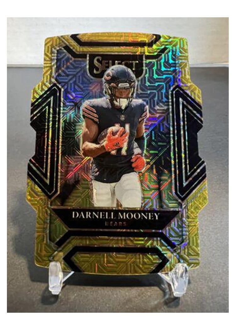 2021 Panini Select Base Set Darnell Mooney Gold Die Cut #208 card