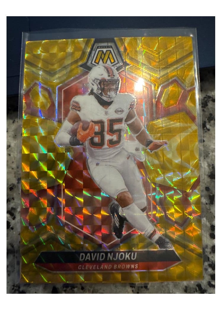 2024 Panini Mosaic Base Set David Njoku Yellow Reactive #54 card