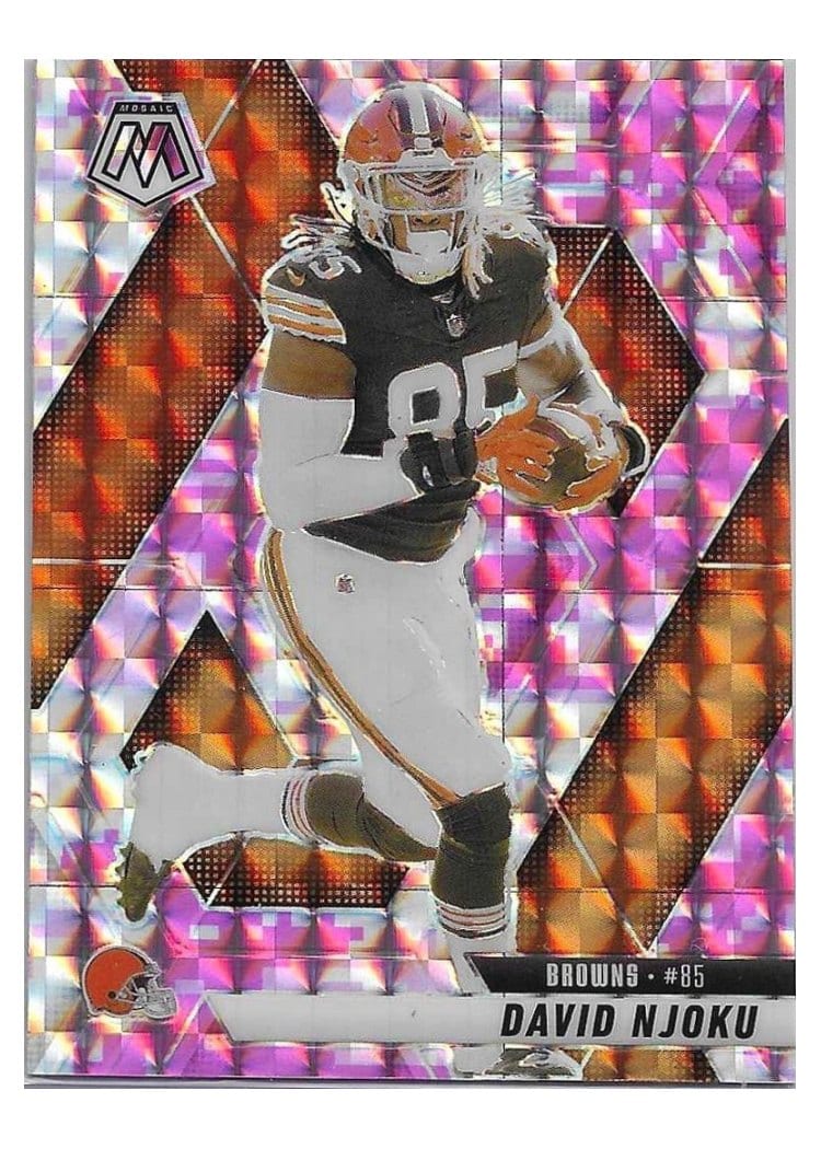 2025 Panini Mosaic Base Set David Njoku Camo Pink #133 card