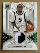 2023-24 Topps Royalty Regalia Relic Signatures De'Aaron Fox #RRS-DF card