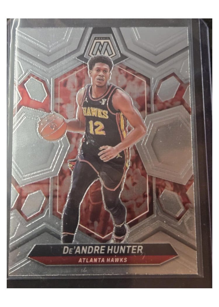 2023-24 Panini Mosaic Base Set De'Andre Hunter #16 card