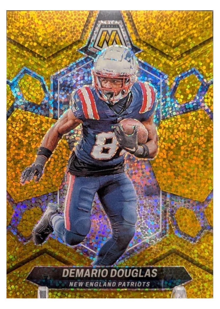 2024 Panini Mosaic Base Set Demario Douglas Gold Sparkle #151 card