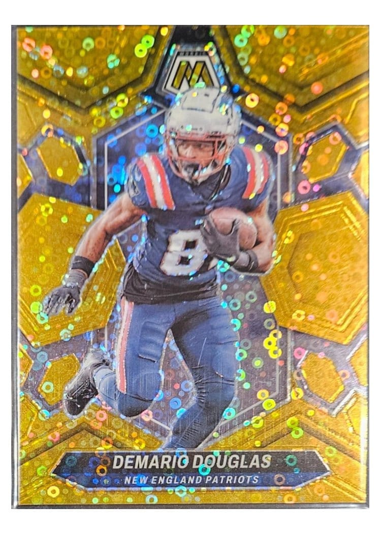 2024 Panini Mosaic Base Set Demario Douglas No Huddle Gold #151 card