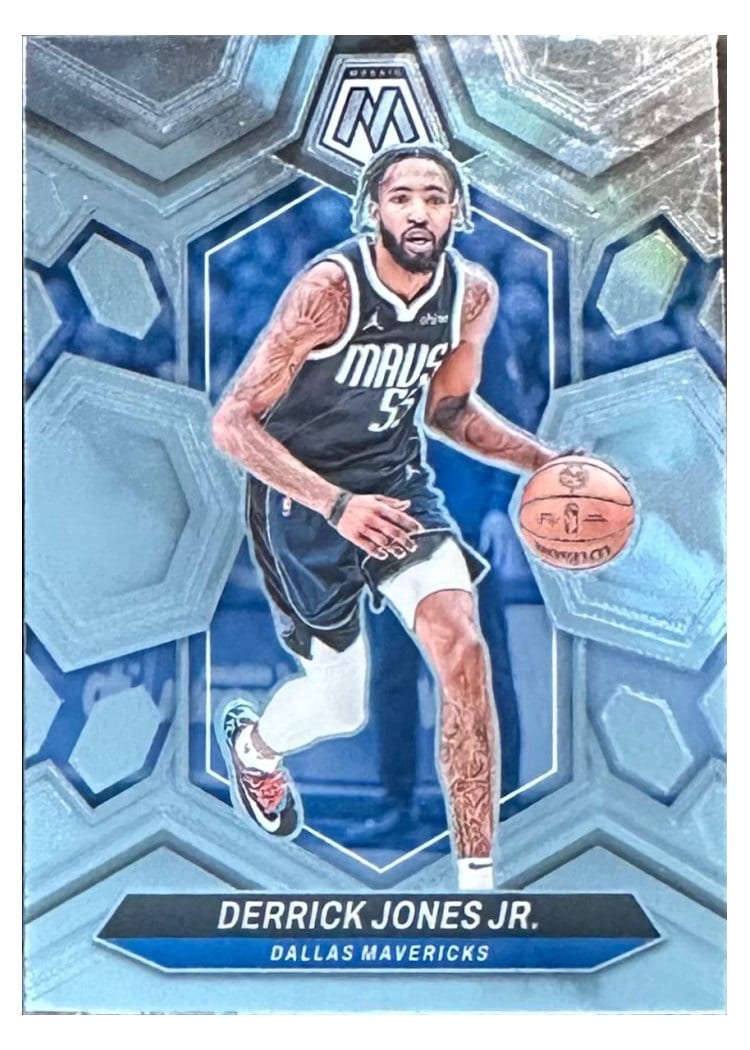 2023-24 Panini Mosaic Base Set Derrick Jones Jr. #4 card