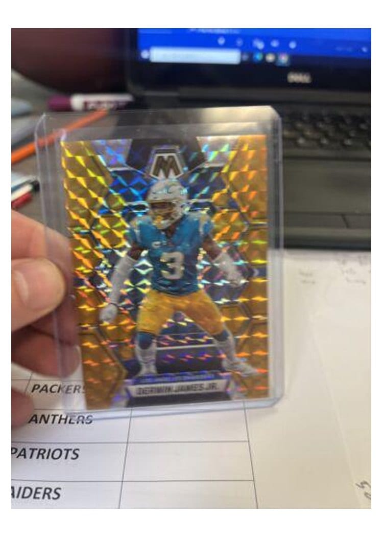2023 Panini Mosaic Base Set Derwin James Jr. Gold #133 card