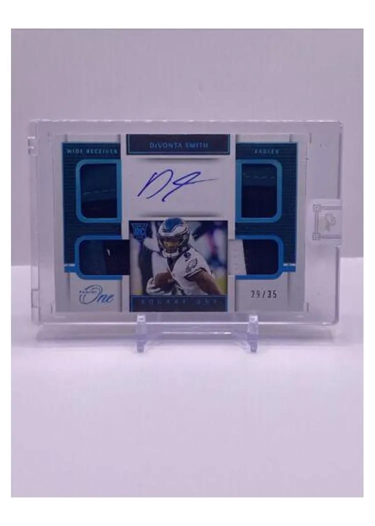 2021 Panini One DeVonta Smith #75 card
