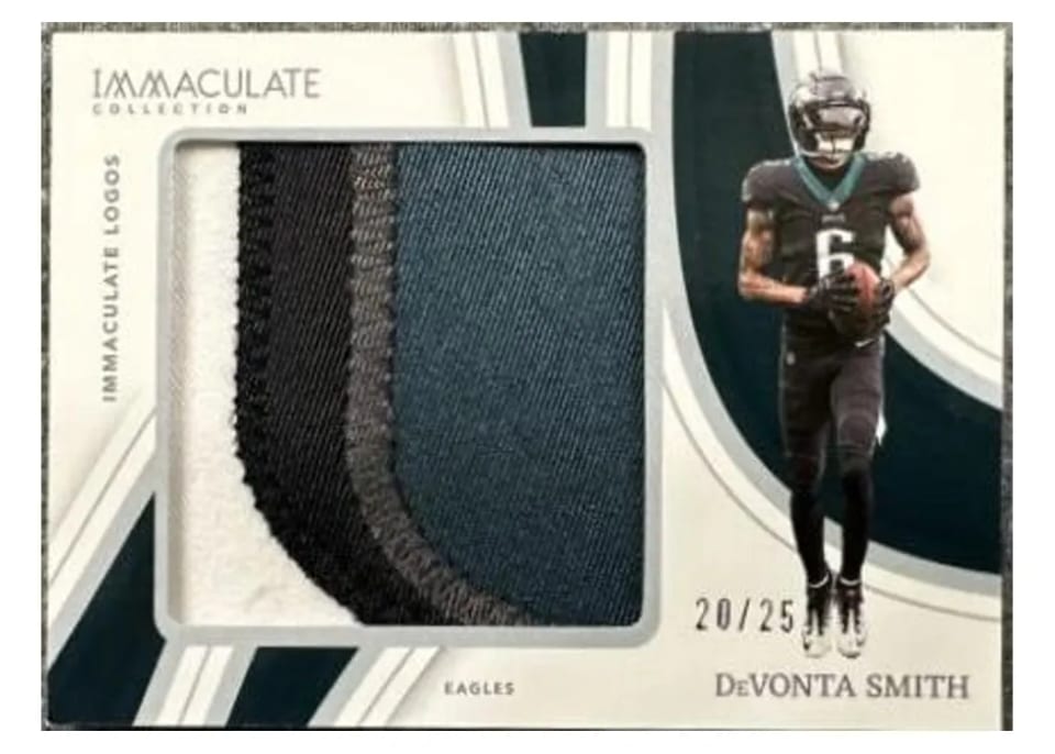 2023 Panini Immaculate Patch DeVonta Smith #17 card
