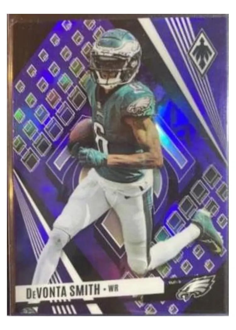 2023 Panini Phoenix Base Set DeVonta Smith #90 card