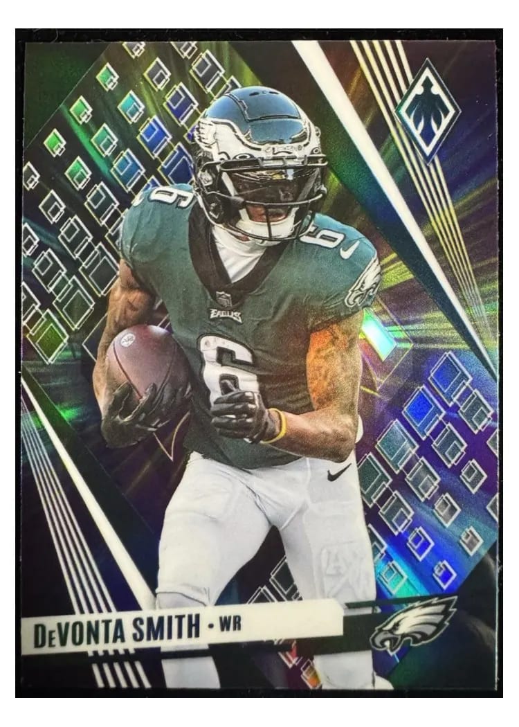2023 Panini Phoenix Base Set DeVonta Smith #90 card