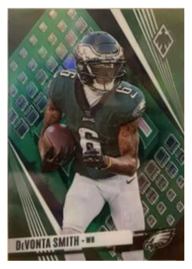 2023 Panini Phoenix Base Set DeVonta Smith SP Variation Green #90 card