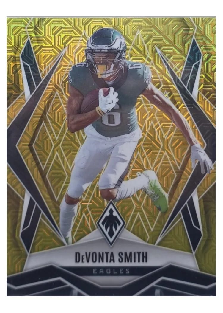 2025 Panini Phoenix Base Set DeVonta Smith Gold Mojo #12 card