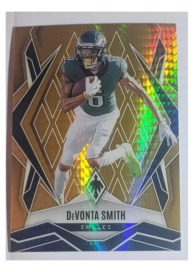2025 Panini Phoenix Base Set DeVonta Smith Gold Pyramids #12 card