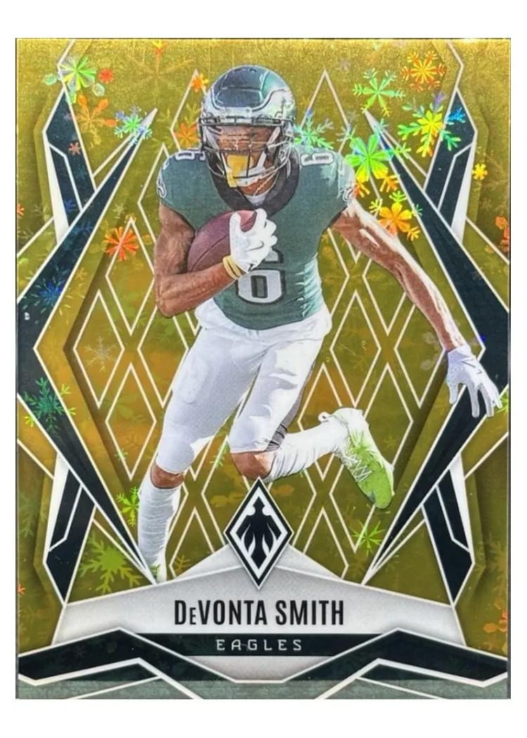 2025 Panini Phoenix Base Set DeVonta Smith Gold Winter #12 card