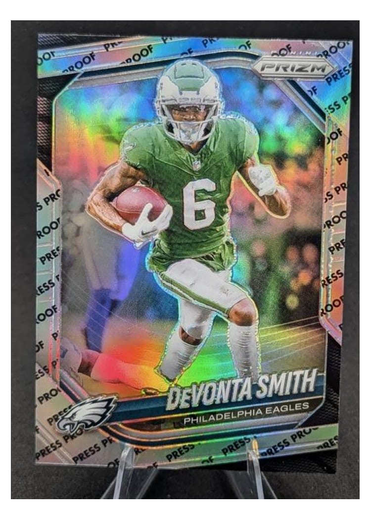 2025 Panini Prizm Base Set DeVonta Smith #70 card