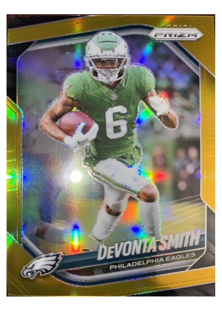 2025 Panini Prizm Base Set DeVonta Smith #70 card