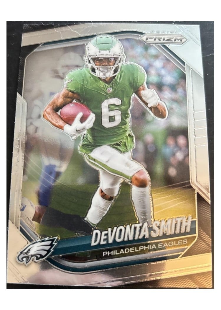 2025 Panini Prizm Base Set DeVonta Smith #70 card