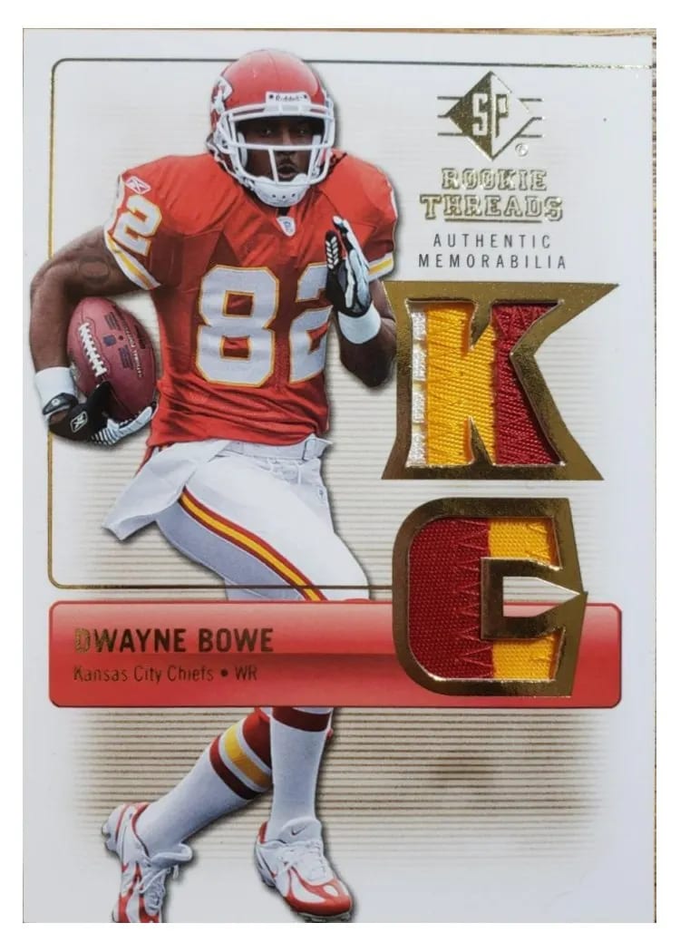 2007 SP Rookie Threads Silver Dwayne Bowe #RT-DB card