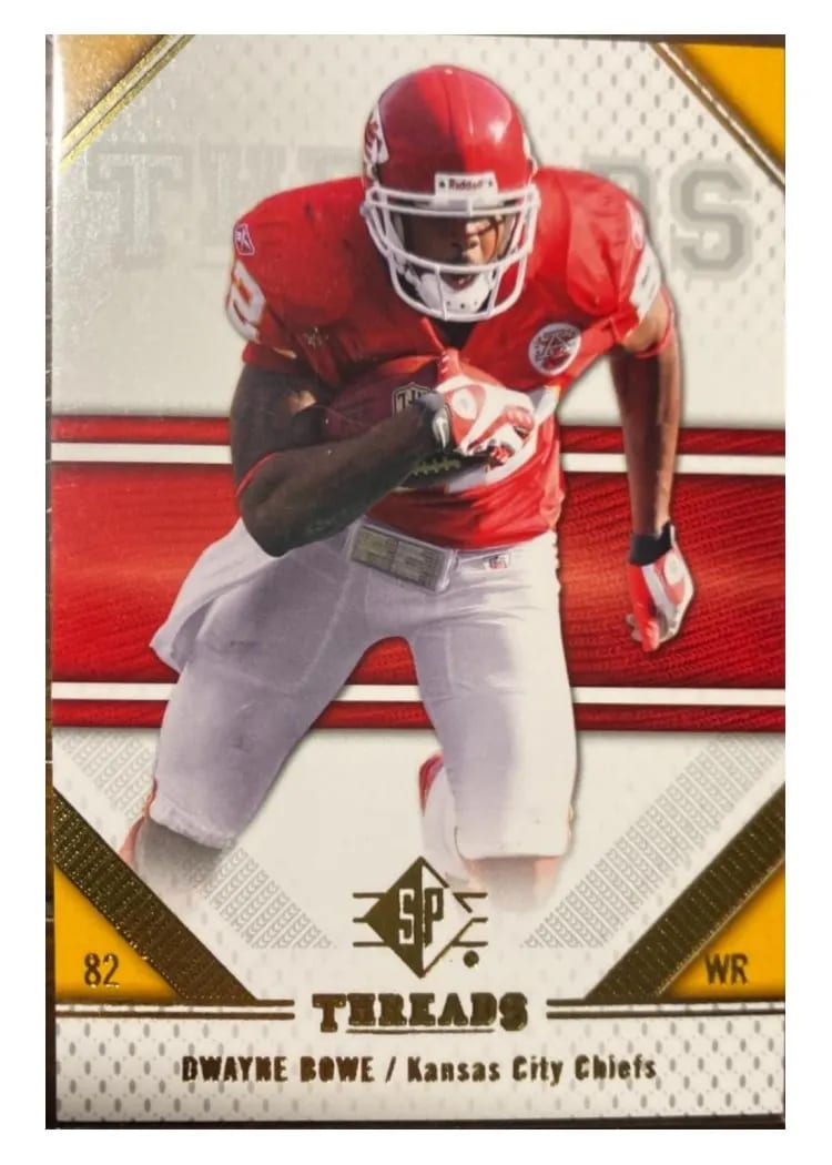 2009 SP Threads Dwayne Bowe #34 card