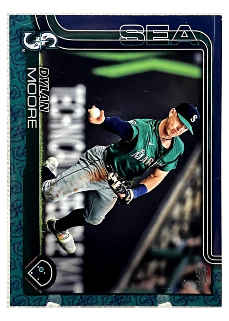 2025 Topps Base Set Dylan Moore #105 card
