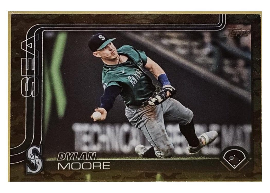 2025 Topps Base Set Dylan Moore #105 card